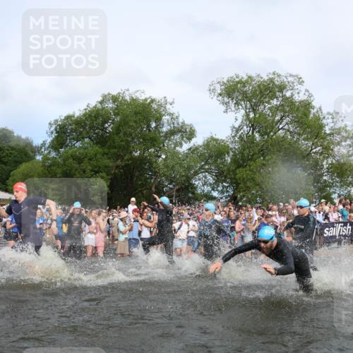 21.06.2026 - Viking Triathlon Michael Strokosch http://msf.ph/oto/9841782 21.06.2026 10:01:34 Schwimmen 13, 26, 62, 109, 113, 161, 278, 300, 311, 359, 551, 568, 576, 627, 633 meine-sportfotos.de