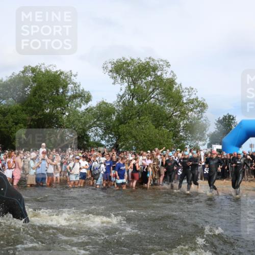 21.06.2026 - Viking Triathlon Michael Strokosch http://msf.ph/oto/9841793 21.06.2026 10:01:36 Schwimmen 13, 26, 62, 109, 113, 161, 278, 300, 311, 359, 551, 568, 576, 627, 633 meine-sportfotos.de