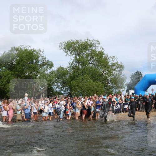 21.06.2026 - Viking Triathlon Michael Strokosch http://msf.ph/oto/9841878 21.06.2026 10:01:52 Schwimmen 30, 38, 194, 238, 265, 285, 332, 343, 391, 432, 543, 621, 644, 648, 664 meine-sportfotos.de