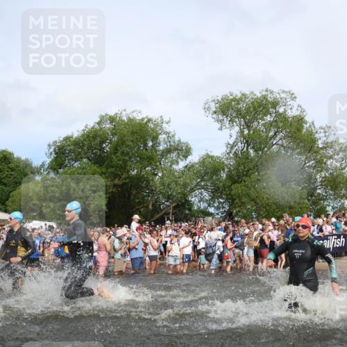 21.06.2026 - Viking Triathlon Michael Strokosch http://msf.ph/oto/9841923 21.06.2026 10:01:59 Schwimmen 30, 43, 55, 221, 226, 238, 265, 380, 394, 446, 524, 606, 625, 648, 664 meine-sportfotos.de