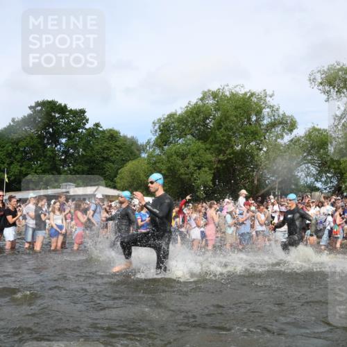 21.06.2026 - Viking Triathlon Michael Strokosch http://msf.ph/oto/9841947 21.06.2026 10:02:04 Schwimmen 43, 55, 90, 154, 221, 226, 380, 394, 410, 446, 501, 524, 606, 625, 660 meine-sportfotos.de