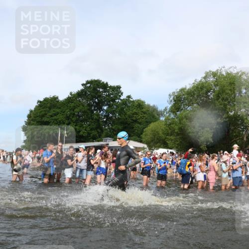 21.06.2026 - Viking Triathlon Michael Strokosch http://msf.ph/oto/9841957 21.06.2026 10:02:05 Schwimmen 43, 55, 90, 154, 221, 226, 380, 394, 410, 446, 501, 524, 606, 625, 660 meine-sportfotos.de