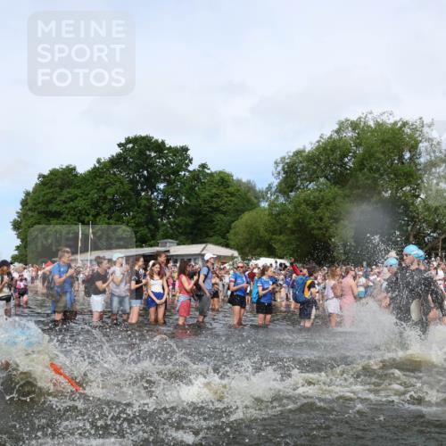 21.06.2026 - Viking Triathlon Michael Strokosch http://msf.ph/oto/9842010 21.06.2026 10:02:15 Schwimmen 47, 87, 90, 102, 136, 152, 154, 410, 438, 490, 501, 536, 537, 655, 660 meine-sportfotos.de