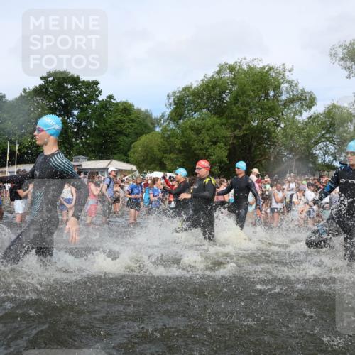 21.06.2026 - Viking Triathlon Michael Strokosch http://msf.ph/oto/9842036 21.06.2026 10:02:19 Schwimmen 47, 87, 102, 136, 142, 152, 255, 360, 392, 430, 438, 490, 536, 537, 655 meine-sportfotos.de