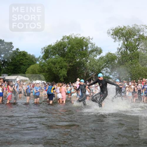 21.06.2026 - Viking Triathlon Michael Strokosch http://msf.ph/oto/9842062 21.06.2026 10:02:23 Schwimmen 47, 87, 102, 136, 142, 152, 255, 360, 392, 430, 438, 490, 536, 537, 651, 655 meine-sportfotos.de