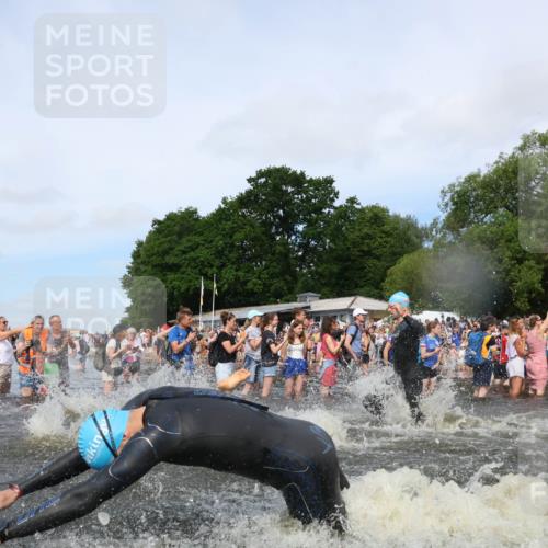 21.06.2026 - Viking Triathlon Michael Strokosch http://msf.ph/oto/9842071 21.06.2026 10:02:25 Schwimmen 47, 87, 126, 136, 142, 220, 255, 325, 360, 392, 430, 490, 604, 651, 655 meine-sportfotos.de