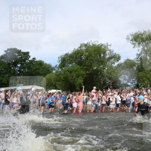 21.06.2026 - Viking Triathlon Michael Strokosch http://msf.ph/oto/9842075 21.06.2026 10:02:25 Schwimmen 47, 87, 126, 136, 142, 220, 255, 325, 360, 392, 430, 490, 604, 651, 655 meine-sportfotos.de