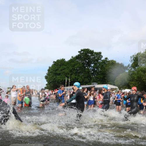 21.06.2026 - Viking Triathlon Michael Strokosch http://msf.ph/oto/9842107 21.06.2026 10:02:30 Schwimmen 83, 100, 126, 142, 220, 255, 325, 360, 392, 430, 513, 560, 579, 604, 651 meine-sportfotos.de