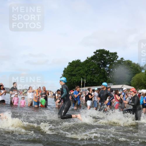 21.06.2026 - Viking Triathlon Michael Strokosch http://msf.ph/oto/9842109 21.06.2026 10:02:31 Schwimmen 83, 100, 126, 142, 220, 255, 325, 360, 392, 430, 513, 560, 579, 604, 651 meine-sportfotos.de