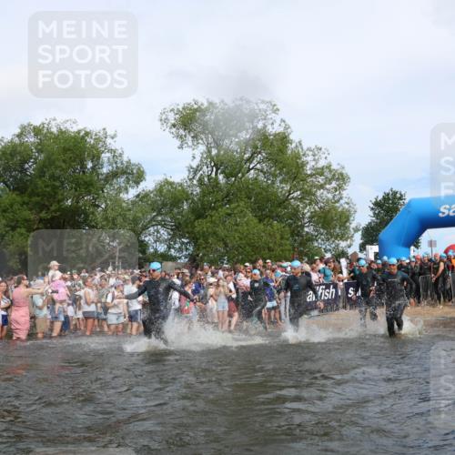 21.06.2026 - Viking Triathlon Michael Strokosch http://msf.ph/oto/9842150 21.06.2026 10:02:38 Schwimmen 16, 83, 99, 100, 126, 186, 220, 325, 372, 386, 440, 462, 485, 513, 560, 579, 604, 636, 653 meine-sportfotos.de