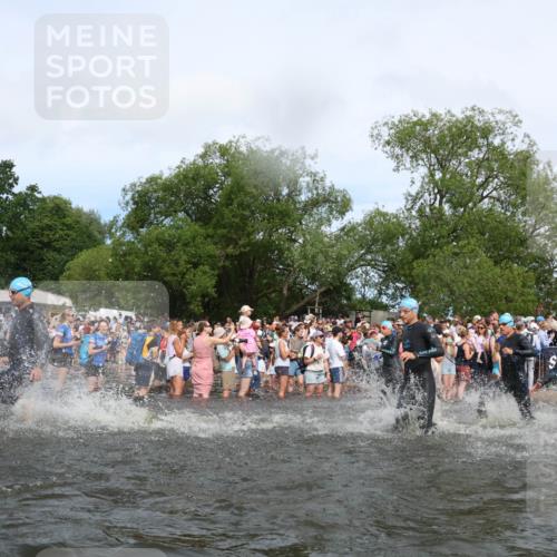 21.06.2026 - Viking Triathlon Michael Strokosch http://msf.ph/oto/9842159 21.06.2026 10:02:39 Schwimmen 16, 83, 99, 100, 186, 325, 372, 386, 440, 462, 485, 513, 560, 579, 636, 653 meine-sportfotos.de