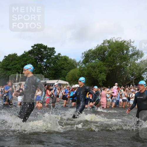 21.06.2026 - Viking Triathlon Michael Strokosch http://msf.ph/oto/9842170 21.06.2026 10:02:42 Schwimmen 16, 83, 99, 100, 186, 372, 386, 440, 462, 485, 513, 560, 579, 636, 653 meine-sportfotos.de