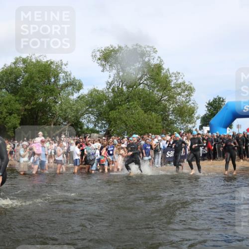 21.06.2026 - Viking Triathlon Michael Strokosch http://msf.ph/oto/9842255 21.06.2026 10:02:57 Schwimmen 20, 64, 73, 111, 171, 219, 233, 315, 395, 407, 475, 530, 546, 553, 634 meine-sportfotos.de