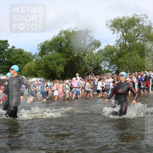 21.06.2026 - Viking Triathlon Michael Strokosch http://msf.ph/oto/9842286 21.06.2026 10:03:02 Schwimmen 64, 80, 82, 111, 199, 219, 233, 395, 407, 475, 530, 545, 546, 612, 634 meine-sportfotos.de