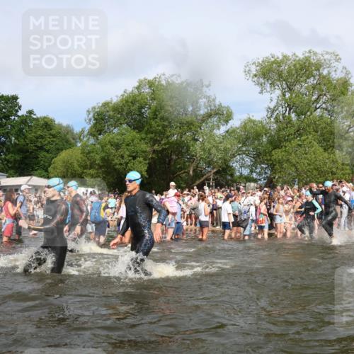 21.06.2026 - Viking Triathlon Michael Strokosch http://msf.ph/oto/9842370 21.06.2026 10:03:16 Schwimmen 49, 58, 68, 170, 200, 202, 208, 348, 352, 356, 404, 419, 455, 467, 487 meine-sportfotos.de