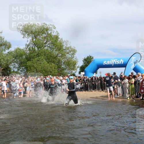 21.06.2026 - Viking Triathlon Michael Strokosch http://msf.ph/oto/9842426 21.06.2026 10:03:27 Schwimmen 53, 58, 84, 118, 143, 202, 251, 303, 328, 364, 419, 423, 455, 457, 487, 556, 656, 667 meine-sportfotos.de