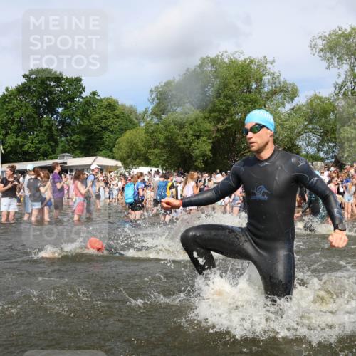 21.06.2026 - Viking Triathlon Michael Strokosch http://msf.ph/oto/9842439 21.06.2026 10:03:29 Schwimmen 53, 84, 95, 118, 143, 251, 303, 327, 328, 364, 423, 457, 556, 656, 667 meine-sportfotos.de
