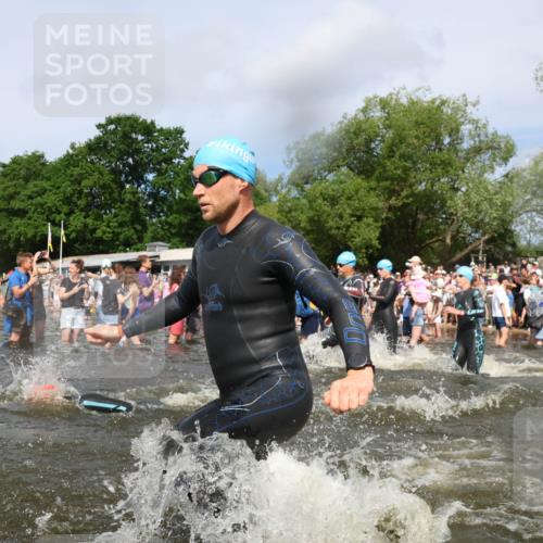 21.06.2026 - Viking Triathlon Michael Strokosch http://msf.ph/oto/9842443 21.06.2026 10:03:30 Schwimmen 53, 84, 95, 118, 143, 251, 303, 327, 328, 364, 423, 457, 556, 656, 667 meine-sportfotos.de