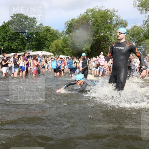 21.06.2026 - Viking Triathlon Michael Strokosch http://msf.ph/oto/9842455 21.06.2026 10:03:34 Schwimmen 53, 84, 95, 143, 229, 251, 303, 323, 327, 340, 423, 457, 458, 559, 656 meine-sportfotos.de