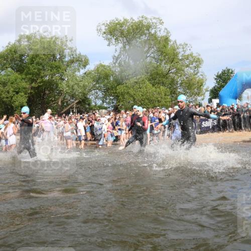 21.06.2026 - Viking Triathlon Michael Strokosch http://msf.ph/oto/9842470 21.06.2026 10:03:38 Schwimmen 53, 95, 137, 144, 229, 251, 323, 327, 340, 423, 436, 450, 458, 521, 559 meine-sportfotos.de