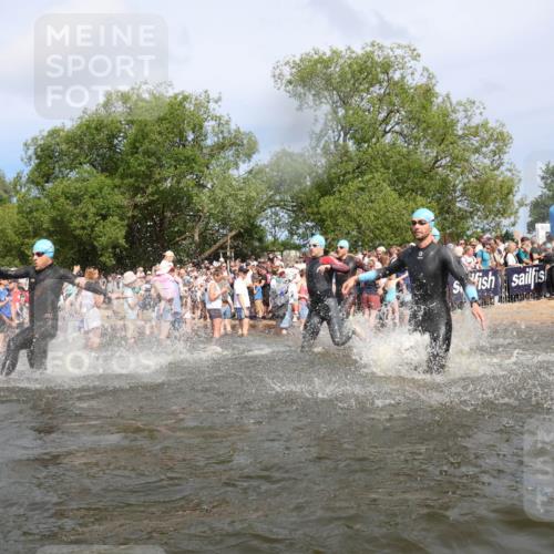 21.06.2026 - Viking Triathlon Michael Strokosch http://msf.ph/oto/9842472 21.06.2026 10:03:38 Schwimmen 53, 95, 137, 144, 229, 251, 323, 327, 340, 423, 436, 450, 458, 521, 559 meine-sportfotos.de