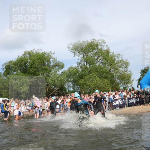21.06.2026 - Viking Triathlon Michael Strokosch http://msf.ph/oto/9842616 21.06.2026 10:04:04 Schwimmen 122, 195, 197, 243, 266, 269, 279, 333, 384, 397, 400, 460, 496, 645, 654 meine-sportfotos.de