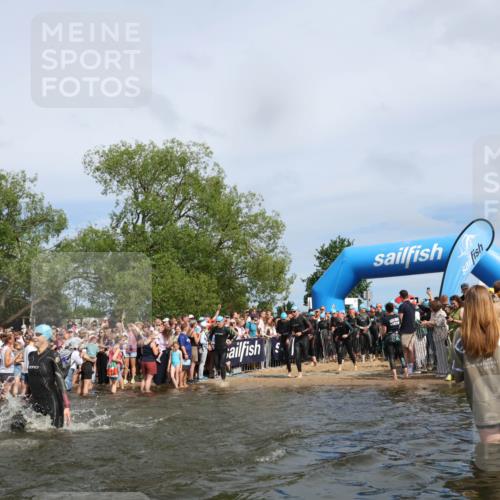 21.06.2026 - Viking Triathlon Michael Strokosch http://msf.ph/oto/9842648 21.06.2026 10:04:11 Schwimmen 195, 197, 227, 239, 243, 269, 279, 333, 377, 397, 400, 496, 526, 654, 666 meine-sportfotos.de