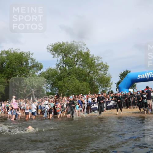 21.06.2026 - Viking Triathlon Michael Strokosch http://msf.ph/oto/9842650 21.06.2026 10:04:12 Schwimmen 195, 197, 227, 239, 243, 269, 279, 333, 377, 397, 400, 496, 526, 654, 666 meine-sportfotos.de