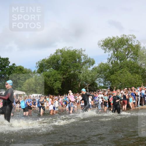 21.06.2026 - Viking Triathlon Michael Strokosch http://msf.ph/oto/9842659 21.06.2026 10:04:15 Schwimmen 96, 205, 213, 227, 239, 243, 256, 269, 377, 397, 400, 411, 496, 526, 666 meine-sportfotos.de