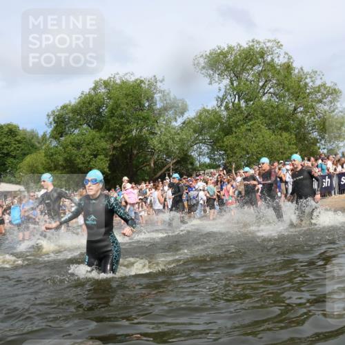 21.06.2026 - Viking Triathlon Michael Strokosch http://msf.ph/oto/9842667 21.06.2026 10:04:18 Schwimmen 96, 179, 205, 213, 227, 239, 243, 256, 269, 377, 397, 400, 411, 496, 526, 602, 614, 666 meine-sportfotos.de