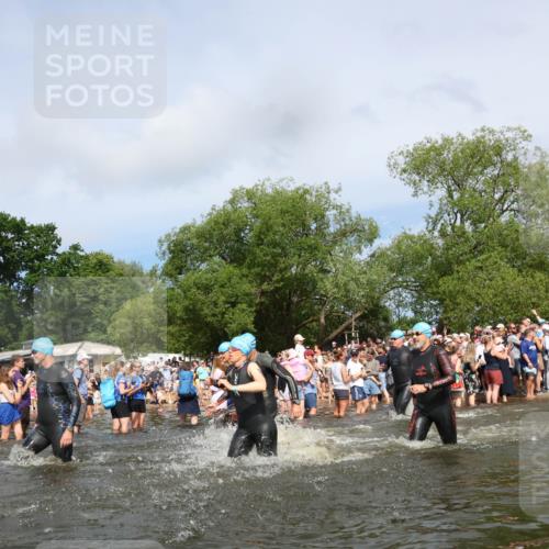 21.06.2026 - Viking Triathlon Michael Strokosch http://msf.ph/oto/9842729 21.06.2026 10:04:41 Schwimmen 44, 63, 150, 167, 231, 232, 247, 349, 355, 358, 425, 473, 484, 511, 647 meine-sportfotos.de