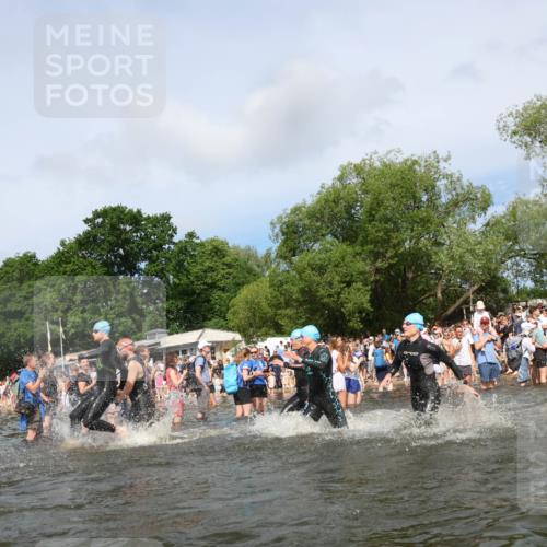 21.06.2026 - Viking Triathlon Michael Strokosch http://msf.ph/oto/9842754 21.06.2026 10:04:50 Schwimmen 22, 34, 44, 150, 175, 214, 247, 286, 351, 353, 355, 456, 492, 508 meine-sportfotos.de