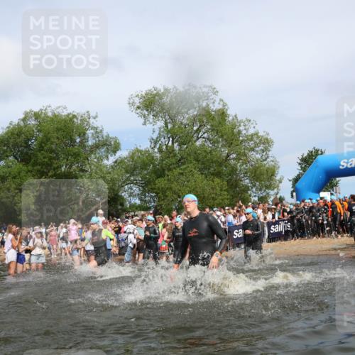 21.06.2026 - Viking Triathlon Michael Strokosch http://msf.ph/oto/9842795 21.06.2026 10:05:04 Schwimmen 165, 225, 296, 297, 301, 304, 318, 350, 353, 370, 442, 456, 461, 492, 497, 508, 516, 562, 650 meine-sportfotos.de