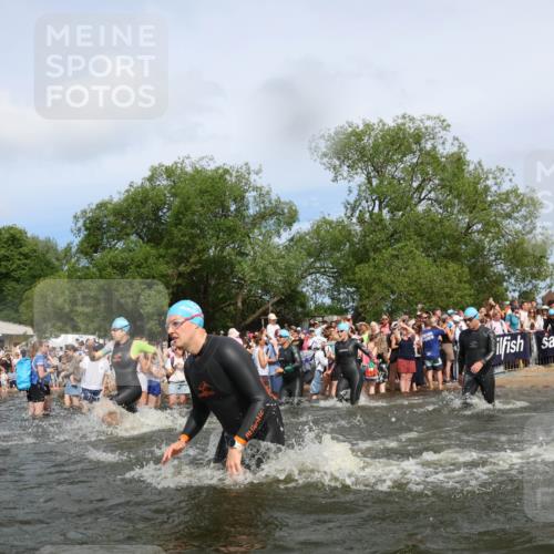21.06.2026 - Viking Triathlon Michael Strokosch http://msf.ph/oto/9842798 21.06.2026 10:05:05 Schwimmen 165, 225, 296, 297, 301, 304, 318, 350, 370, 442, 461, 497, 516, 562, 650 meine-sportfotos.de