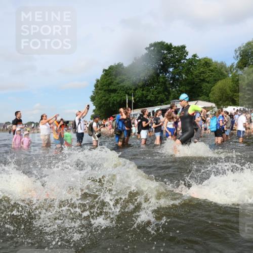 21.06.2026 - Viking Triathlon Michael Strokosch http://msf.ph/oto/9842801 21.06.2026 10:05:06 Schwimmen 165, 225, 296, 297, 301, 304, 318, 350, 370, 442, 461, 497, 516, 562, 650 meine-sportfotos.de