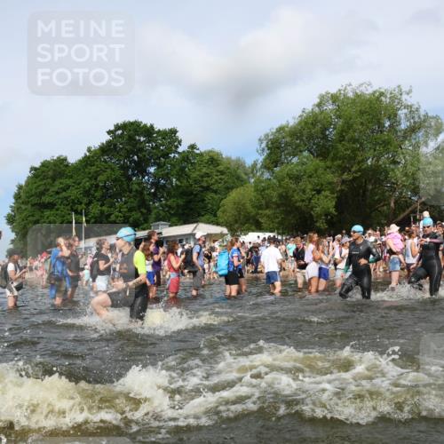 21.06.2026 - Viking Triathlon Michael Strokosch http://msf.ph/oto/9842802 21.06.2026 10:05:07 Schwimmen 165, 225, 296, 297, 301, 304, 318, 350, 370, 442, 461, 497, 516, 562, 650 meine-sportfotos.de