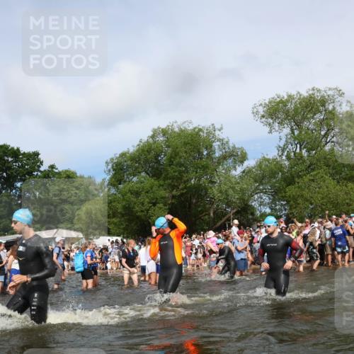 21.06.2026 - Viking Triathlon Michael Strokosch http://msf.ph/oto/9842817 21.06.2026 10:05:12 Schwimmen 165, 198, 211, 225, 296, 297, 301, 304, 370, 442, 497, 519, 562, 601, 617 meine-sportfotos.de