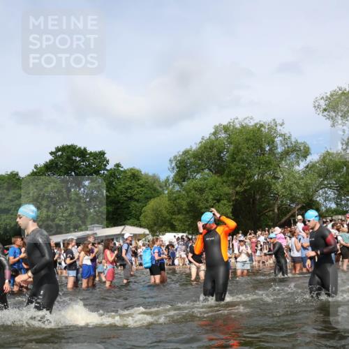 21.06.2026 - Viking Triathlon Michael Strokosch http://msf.ph/oto/9842818 21.06.2026 10:05:12 Schwimmen 165, 198, 211, 225, 296, 297, 301, 304, 370, 442, 497, 519, 562, 601, 617 meine-sportfotos.de