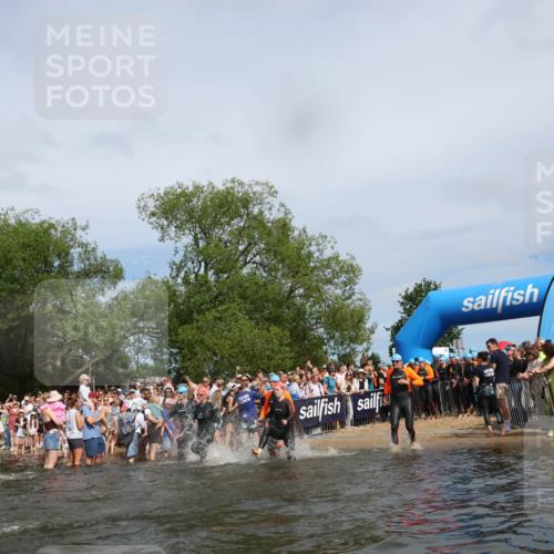 21.06.2026 - Viking Triathlon Michael Strokosch http://msf.ph/oto/9842822 21.06.2026 10:05:13 Schwimmen 165, 198, 211, 225, 296, 297, 301, 304, 341, 370, 442, 497, 519, 562, 601, 617 meine-sportfotos.de
