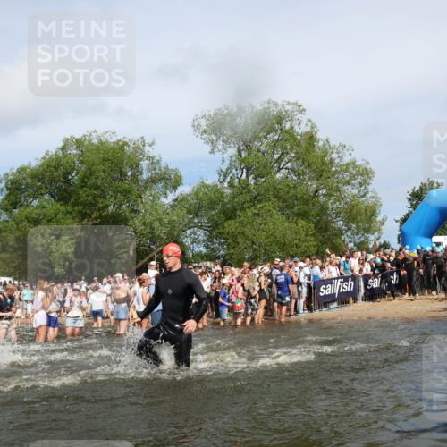21.06.2026 - Viking Triathlon Michael Strokosch http://msf.ph/oto/9842841 21.06.2026 10:05:20 Schwimmen 33, 86, 198, 211, 230, 302, 308, 341, 459, 472, 493, 519, 601, 617, 632 meine-sportfotos.de