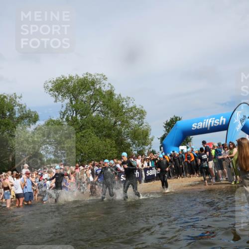 21.06.2026 - Viking Triathlon Michael Strokosch http://msf.ph/oto/9842848 21.06.2026 10:05:23 Schwimmen 33, 86, 88, 198, 211, 230, 302, 308, 330, 331, 341, 414, 452, 459, 472, 493, 519, 601, 617, 632 meine-sportfotos.de