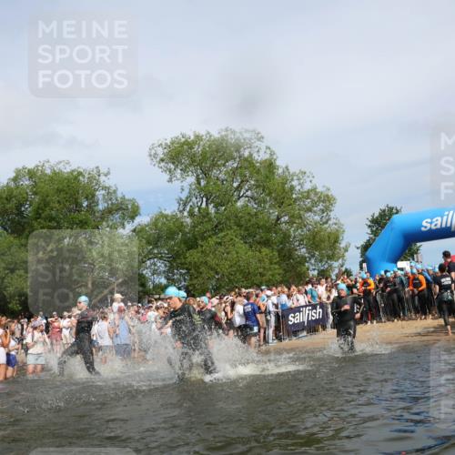 21.06.2026 - Viking Triathlon Michael Strokosch http://msf.ph/oto/9842851 21.06.2026 10:05:24 Schwimmen 33, 86, 88, 198, 211, 230, 302, 308, 330, 331, 341, 414, 452, 459, 472, 493, 632 meine-sportfotos.de