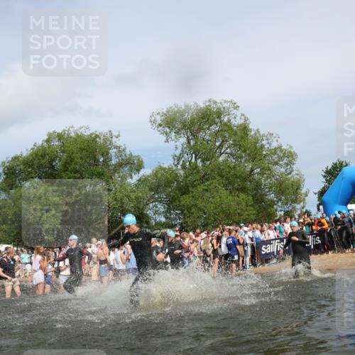 21.06.2026 - Viking Triathlon Michael Strokosch http://msf.ph/oto/9842852 21.06.2026 10:05:24 Schwimmen 33, 86, 88, 198, 211, 230, 302, 308, 330, 331, 341, 414, 452, 459, 472, 493, 632 meine-sportfotos.de