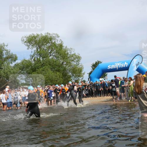 21.06.2026 - Viking Triathlon Michael Strokosch http://msf.ph/oto/9842857 21.06.2026 10:05:27 Schwimmen 33, 86, 88, 230, 302, 308, 330, 331, 341, 414, 452, 459, 472, 493, 632 meine-sportfotos.de