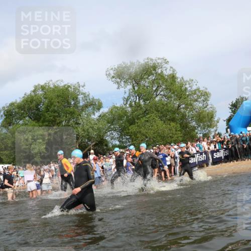 21.06.2026 - Viking Triathlon Michael Strokosch http://msf.ph/oto/9842861 21.06.2026 10:05:28 Schwimmen 33, 86, 88, 134, 230, 262, 276, 302, 308, 330, 331, 414, 452, 459, 472, 493, 520, 632 meine-sportfotos.de
