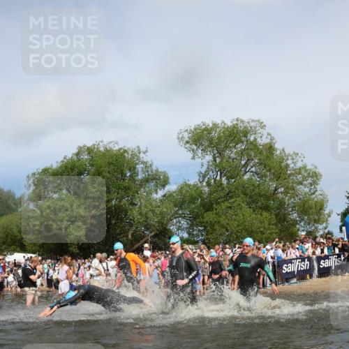 21.06.2026 - Viking Triathlon Michael Strokosch http://msf.ph/oto/9842907 21.06.2026 10:05:50 Schwimmen 45, 78, 156, 160, 183, 193, 282, 316, 393, 498, 505, 528, 563, 567, 578 meine-sportfotos.de