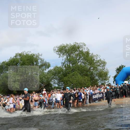 21.06.2026 - Viking Triathlon Michael Strokosch http://msf.ph/oto/9842937 21.06.2026 10:06:00 Schwimmen 91, 93, 147, 156, 173, 185, 259, 261, 273, 282, 405, 443, 498, 505, 563 meine-sportfotos.de