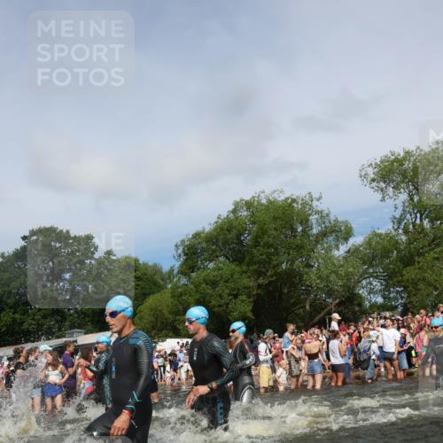 21.06.2026 - Viking Triathlon Michael Strokosch http://msf.ph/oto/9842957 21.06.2026 10:06:06 Schwimmen 91, 93, 147, 153, 162, 173, 185, 259, 261, 273, 368, 405, 443, 479, 541 meine-sportfotos.de