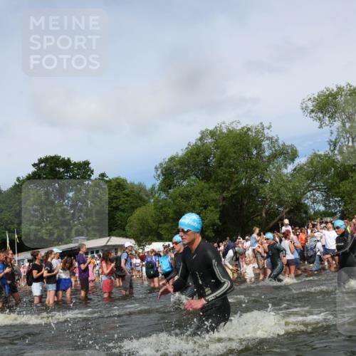 21.06.2026 - Viking Triathlon Michael Strokosch http://msf.ph/oto/9842976 21.06.2026 10:06:13 Schwimmen 41, 147, 153, 162, 173, 185, 190, 248, 273, 312, 368, 378, 405, 479, 541, 550 meine-sportfotos.de