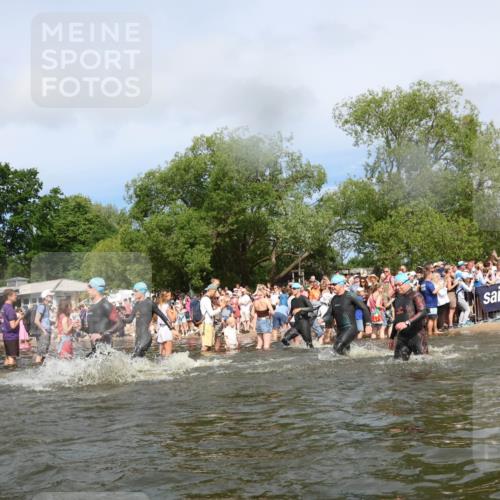 21.06.2026 - Viking Triathlon Michael Strokosch http://msf.ph/oto/9843072 21.06.2026 10:06:50 Schwimmen 54, 166, 245, 310, 429, 444, 449, 464, 495, 609, 615, 618, 638, 641, 668 meine-sportfotos.de